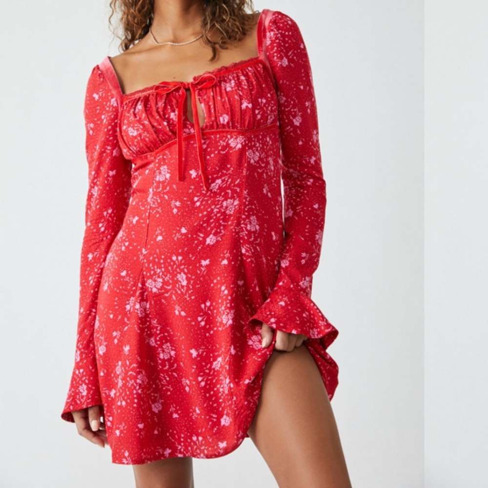 NWT FREE PEOPLE Bell Sleeve Floral Mini Peasant Dress‎ Pop Red Combo
